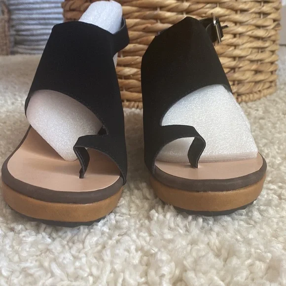 Joli Jolimall Black Faux Leather Platforms - Picture 3 of 10